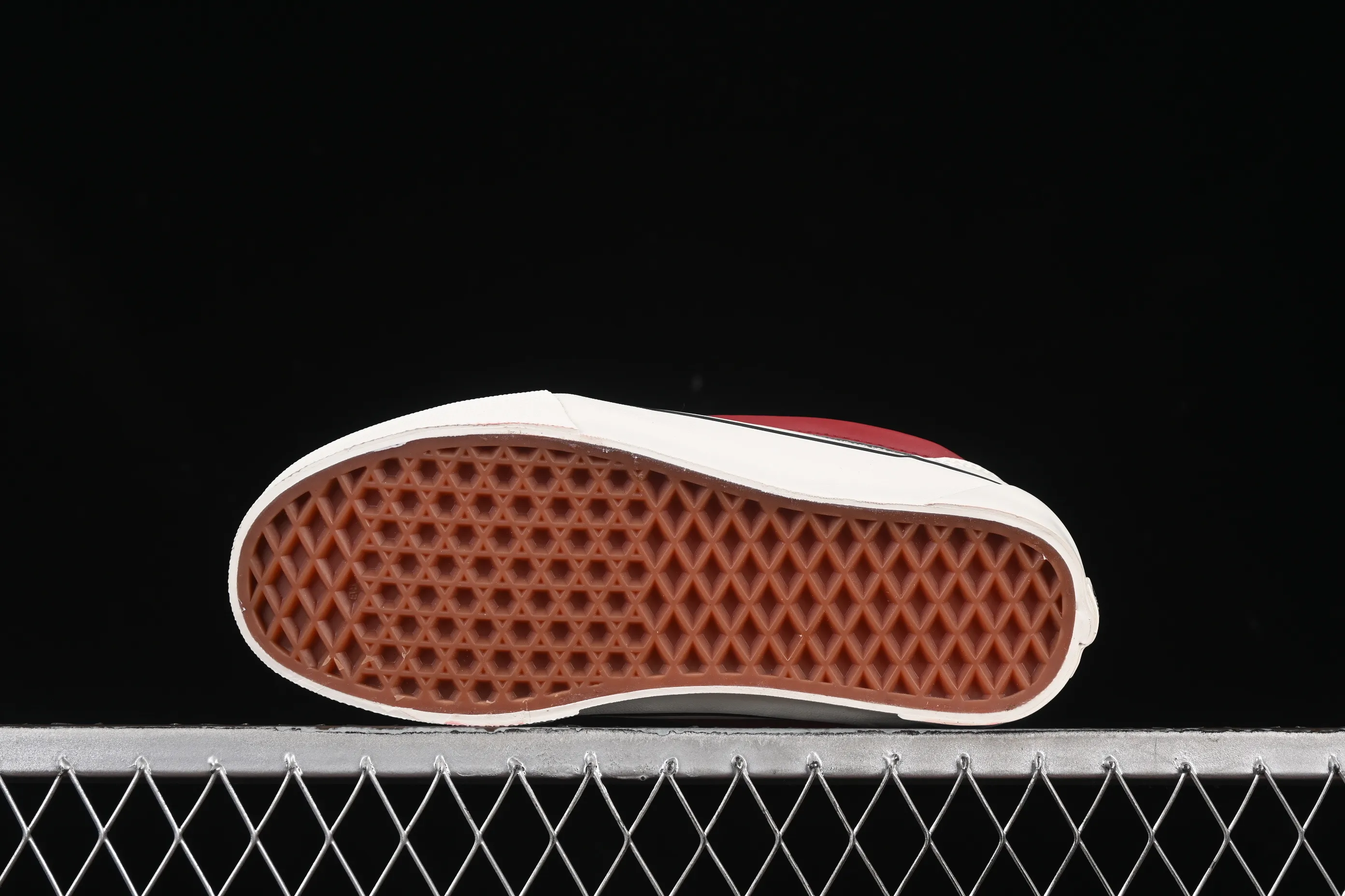All categories Vans Vans series Vans Low Vans low-top Vans Knu Skool Vans low-top retro casual fat bread shoes VN0009QCBLE